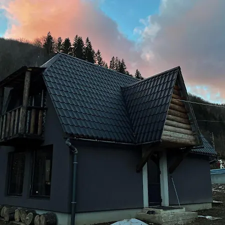 Pustirnik Ferienhaus Rachiw